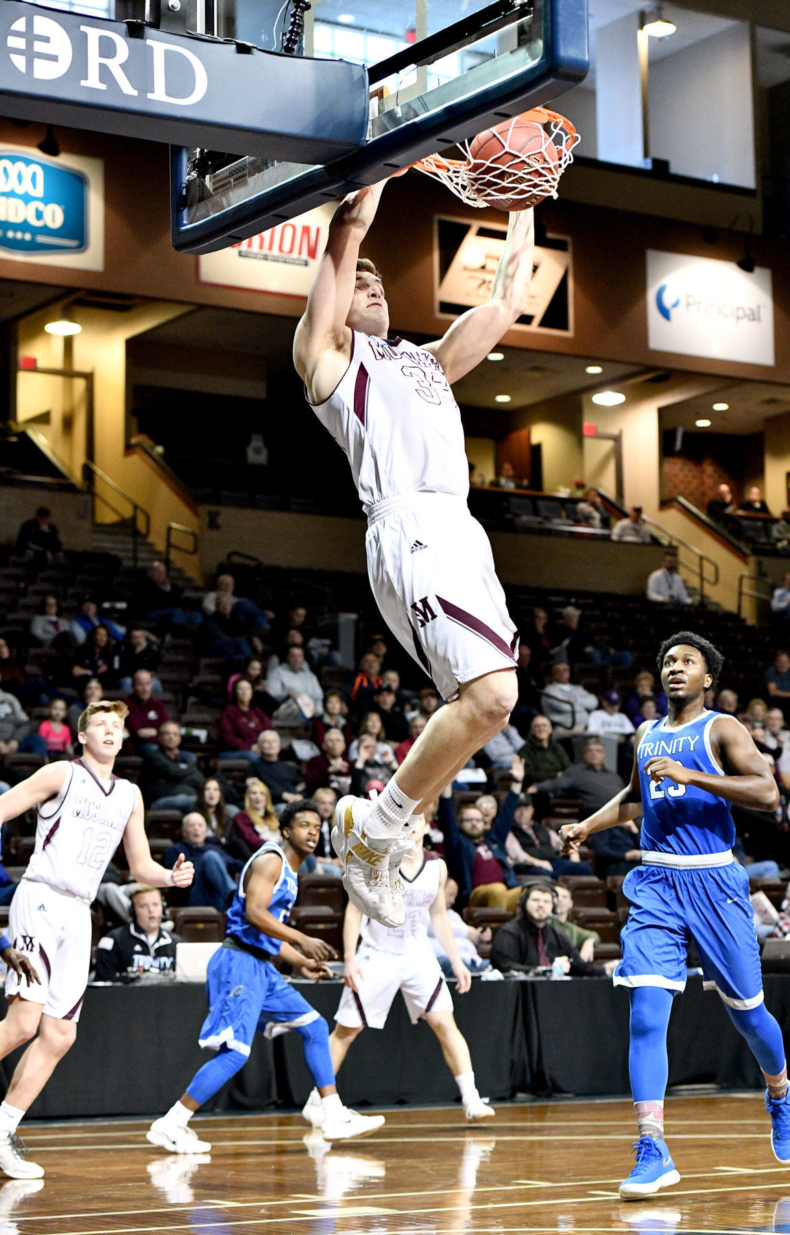 Morningside vs Trinity International NAIA basketball